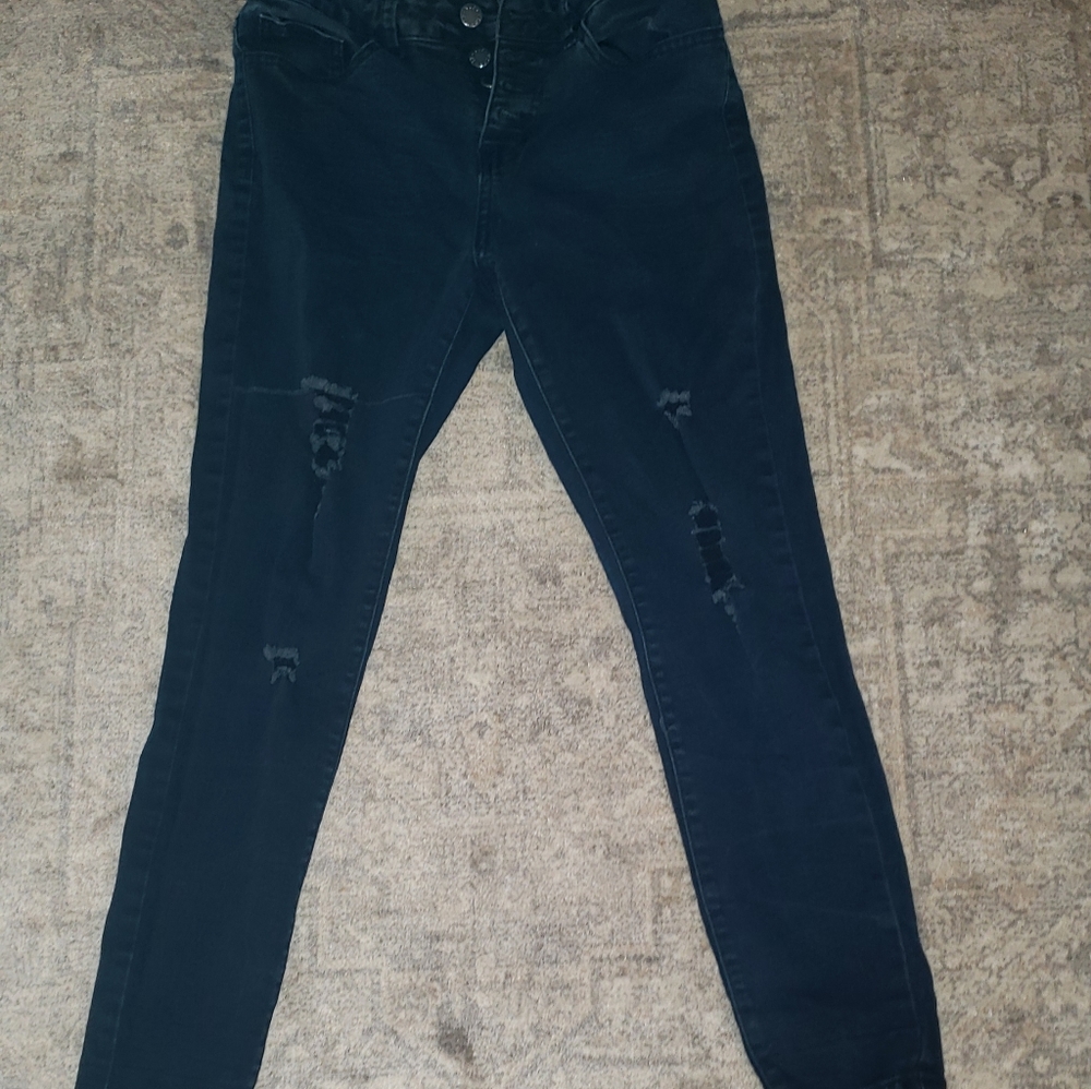 Black high waist jeans.